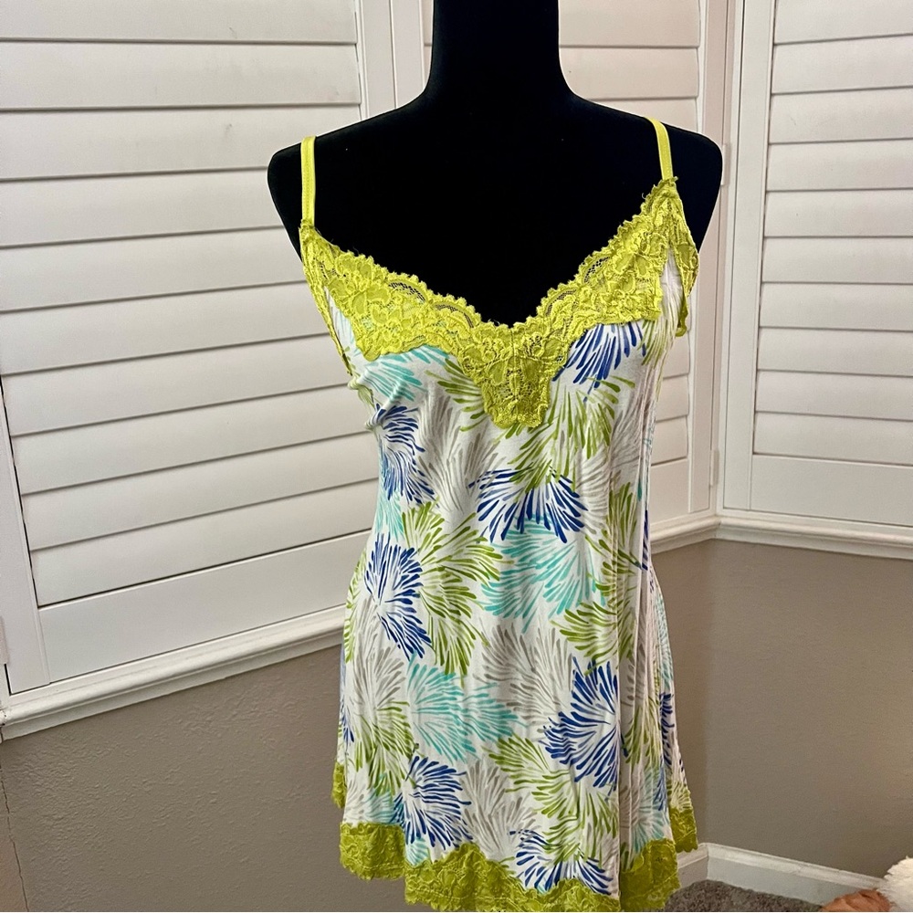 Lane Bryant laced trimmed cami in a size 22/24. #lanebryant